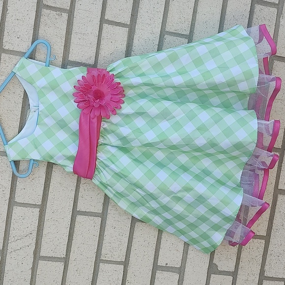 Jona Michelle Other - Green/White dress